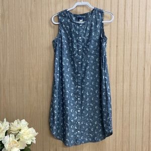 Basic Editions Women’s small sleeveless shirt dress, blue with white, pockets